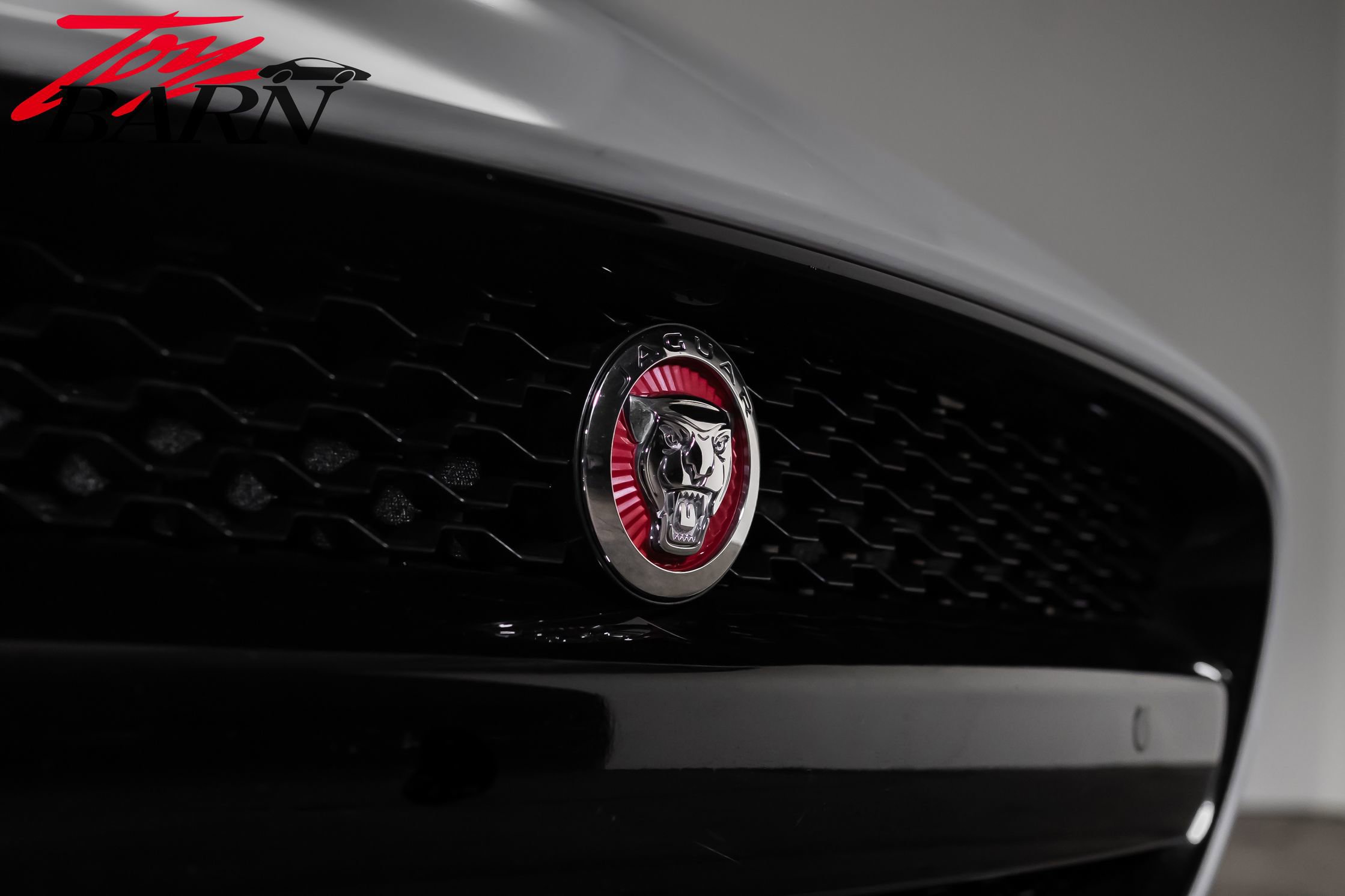 Used 2016 Jaguar F-TYPE S image 17