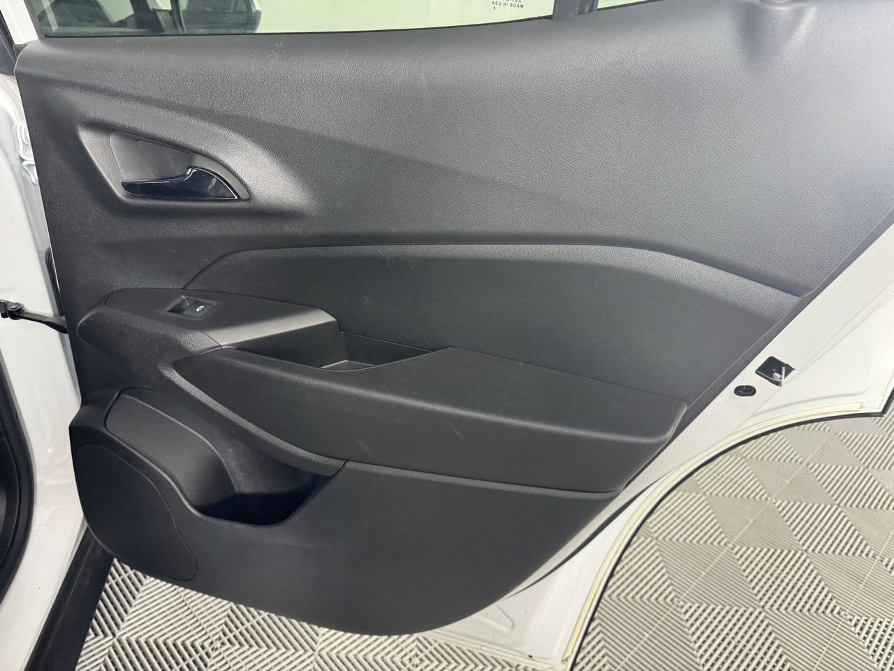 Used 2025 Chevrolet Trax LT w/ LT Convenience Package FWD image 39