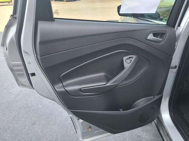 Used 2017 Ford Escape SE w/ SE Cold Weather Package AWD/4WD image 16