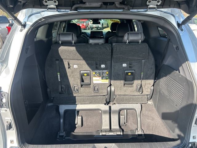 Used 2023 Toyota Sienna XSE image 8