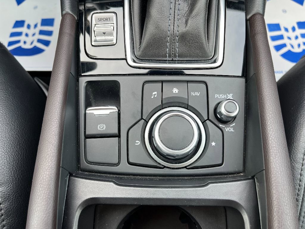 Used 2018 MAZDA MAZDA3 Grand Touring w/ Premium Equipment Package image 19