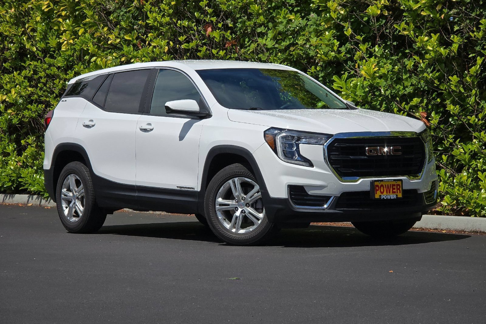 Used 2022 GMC Terrain SLE AWD/4WD image 2
