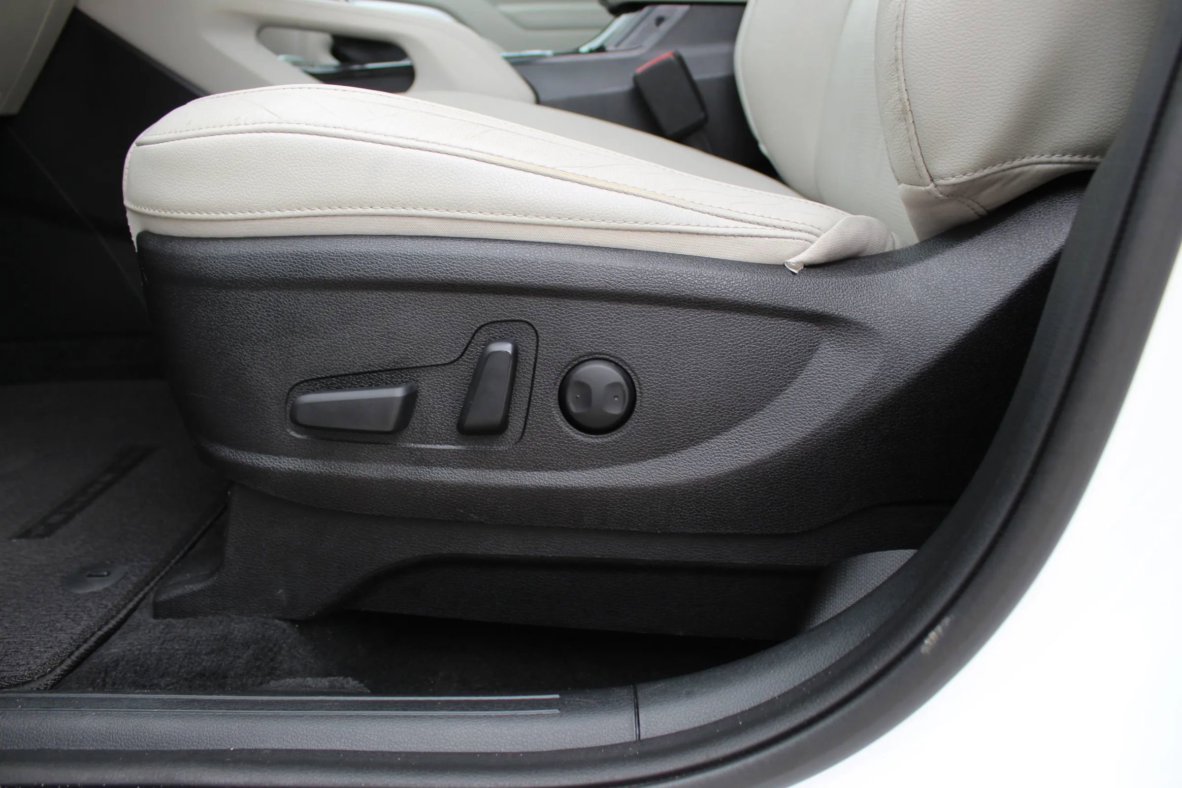 Used 2021 Kia Telluride EX w/ EX Premium Package image 12