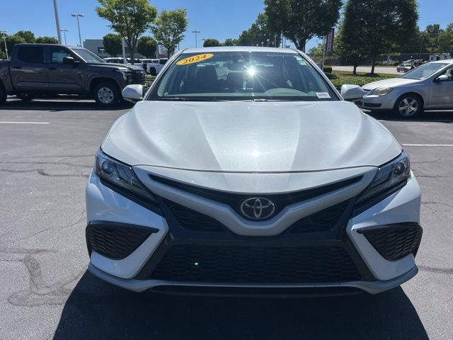 Used 2024 Toyota Camry XSE FWD image 2