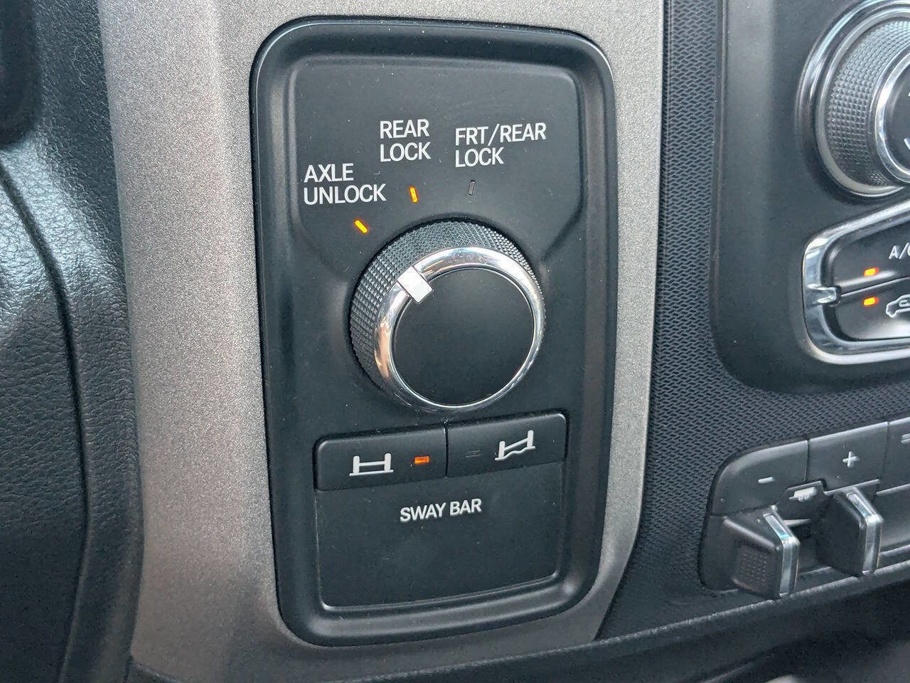 Used 2018 RAM 2500 Power Wagon w/ Luxury Group image 27