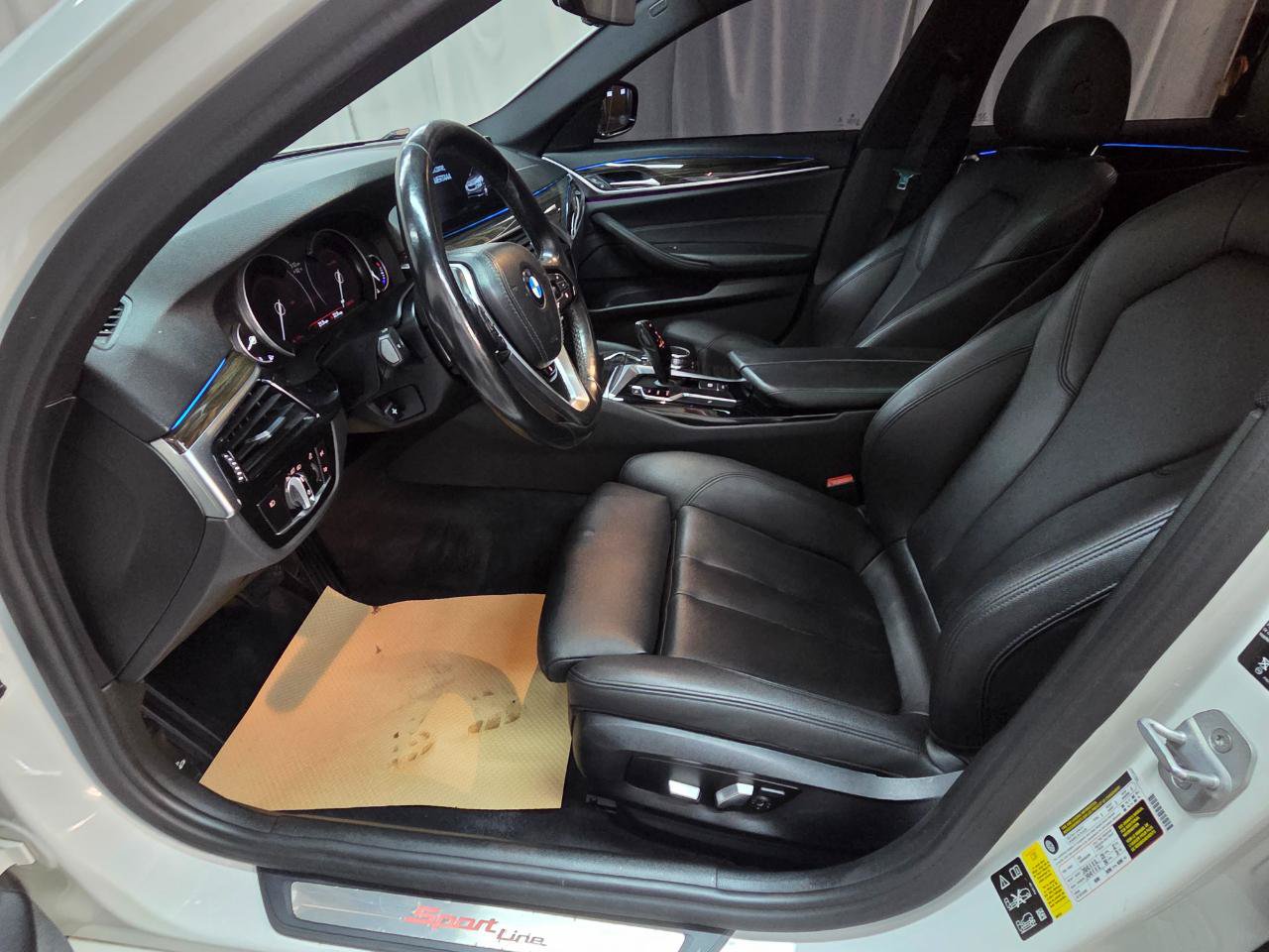 Used 2018 BMW 530i xDrive AWD/4WD image 16