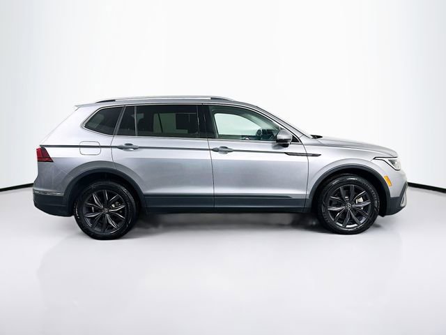 Used 2023 Volkswagen Tiguan SE AWD/4WD image 9