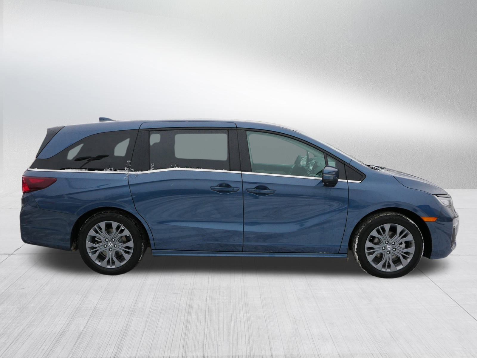 Certified 2026 Honda Odyssey Touring image 8