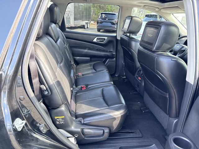 Used 2017 Nissan Pathfinder Platinum w/ Family Entertainment Package AWD/4WD image 11