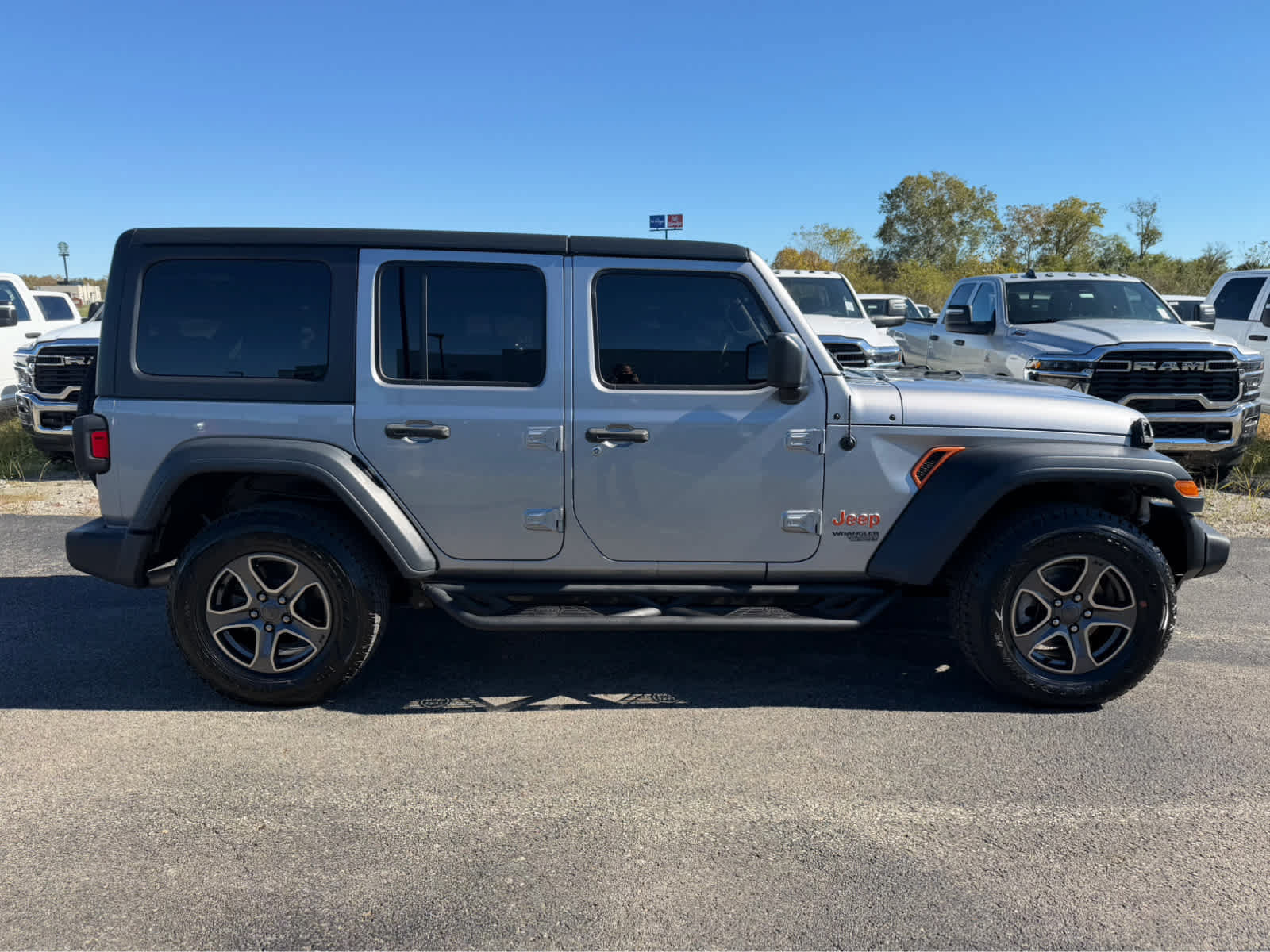 Used 2018 Jeep Wrangler Unlimited Sport S AWD/4WD image 5