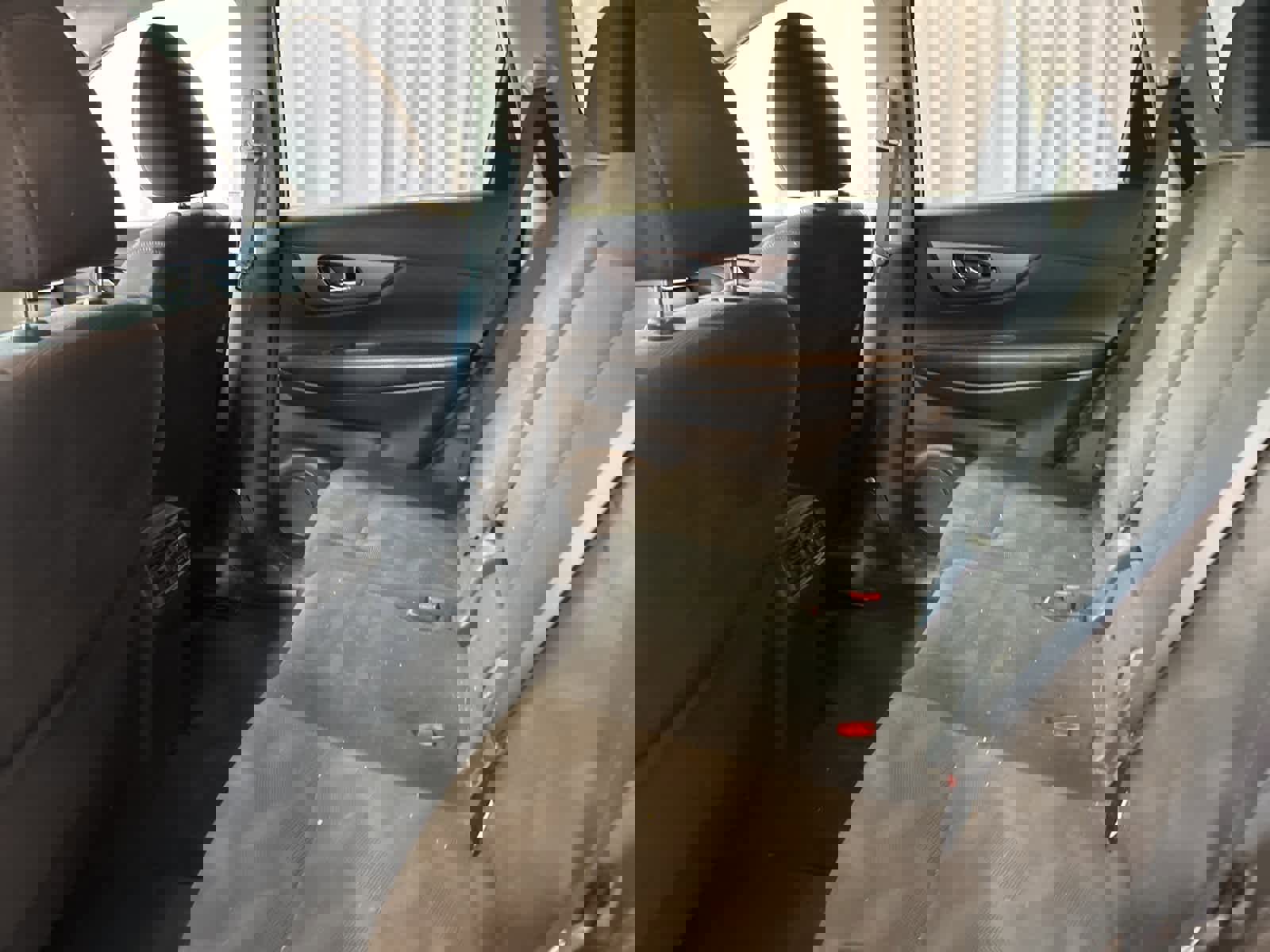 Used 2016 Nissan Rogue SV w/ SV Premium Package image 20