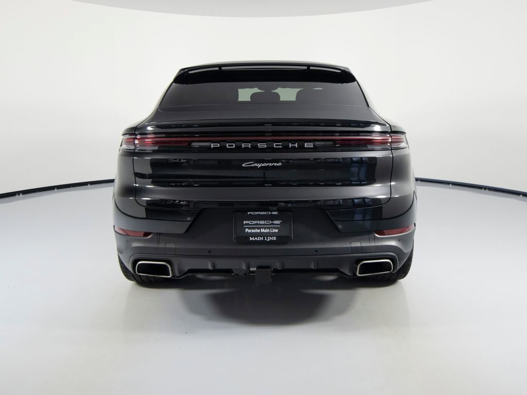 Certified 2025 Porsche Cayenne Coupe image 9