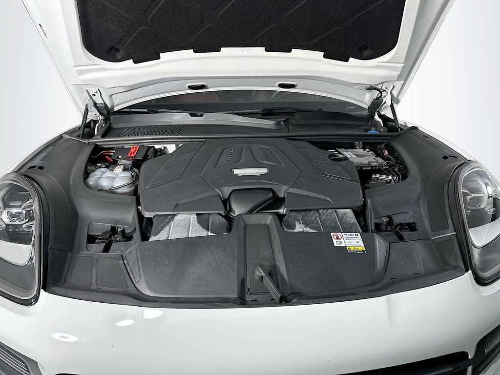 Certified 2023 Porsche Cayenne Platinum Edition AWD/4WD image 33