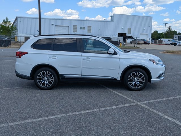 Used 2016 Mitsubishi Outlander SE image 4
