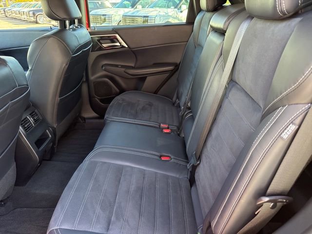 Used 2022 Mitsubishi Outlander SE image 18