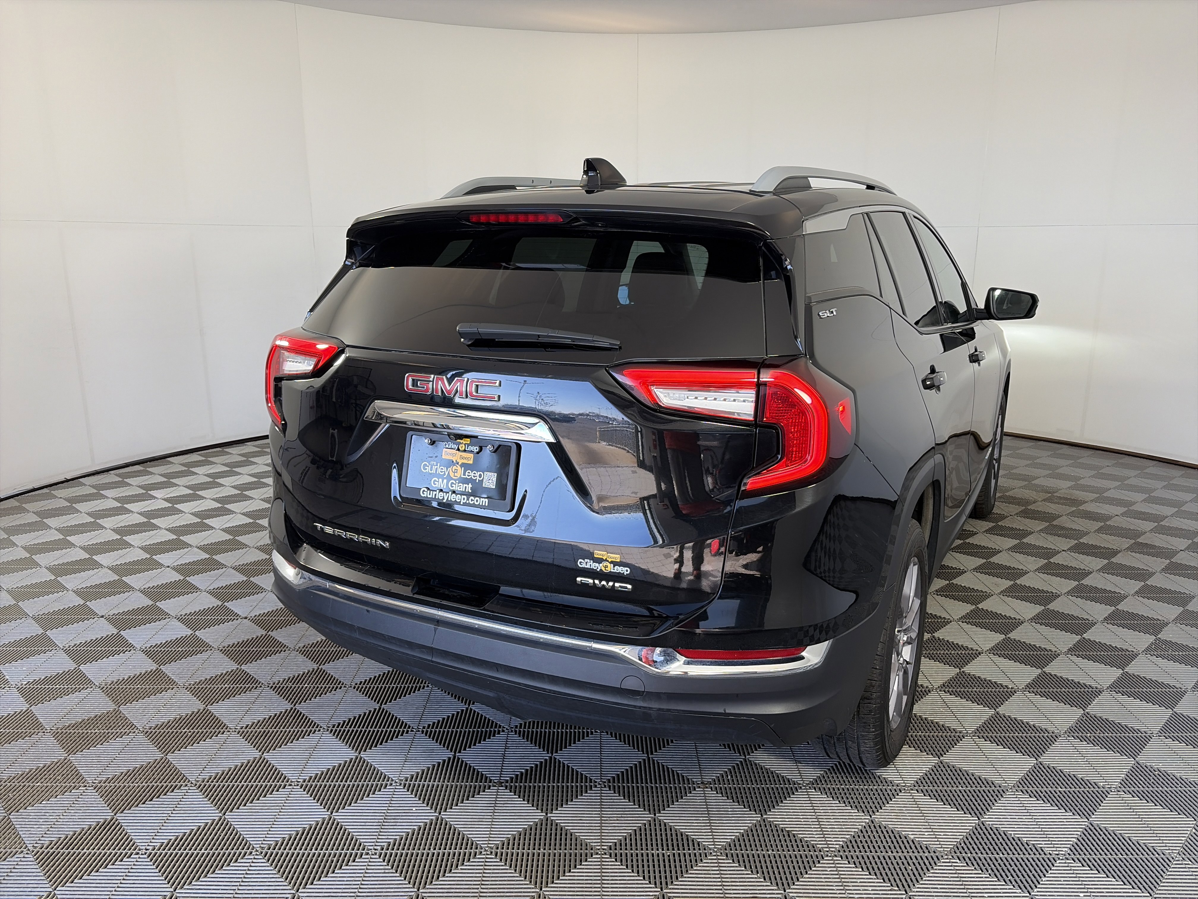 Used 2023 GMC Terrain SLT image 6