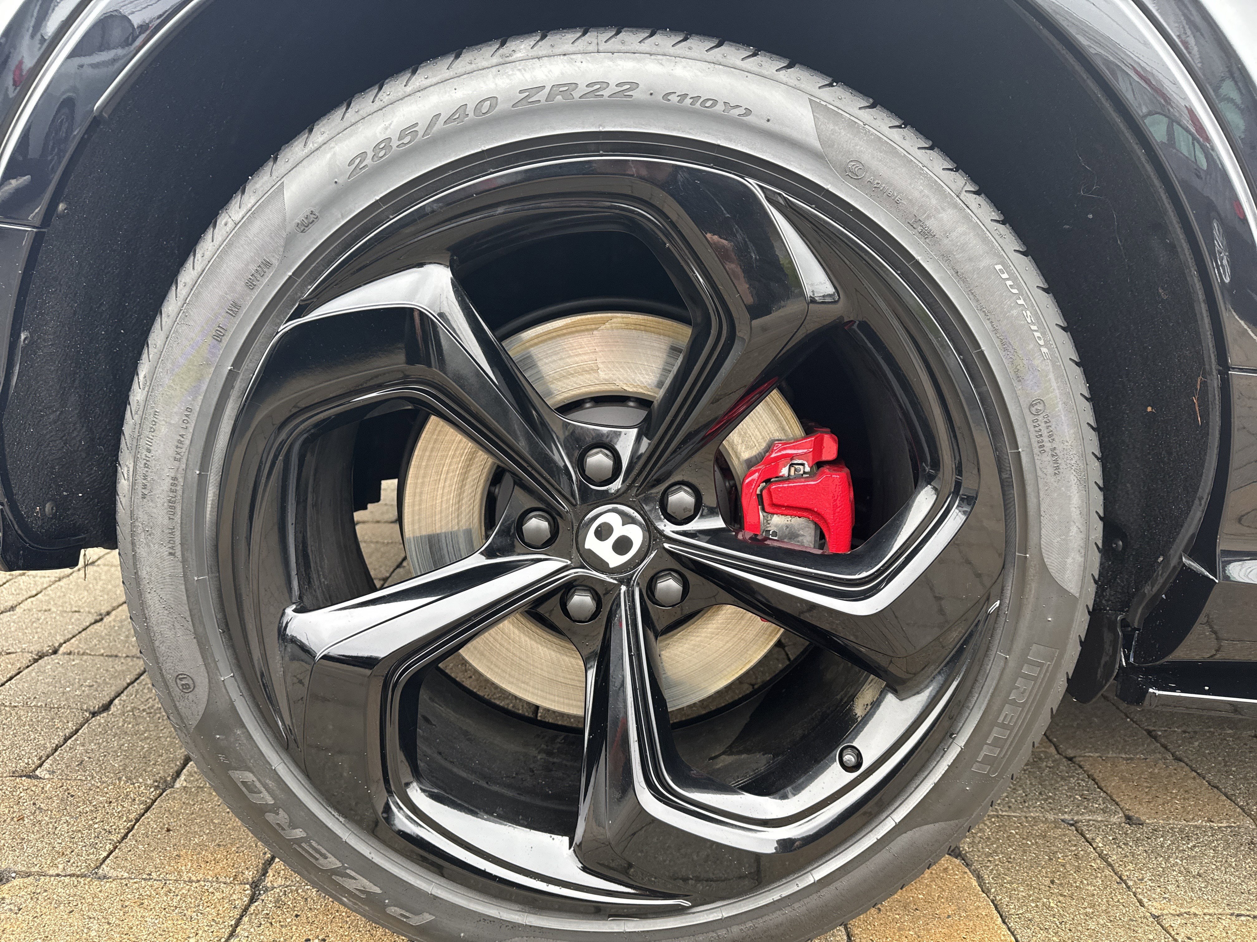 Used 2022 Bentley Bentayga image 30