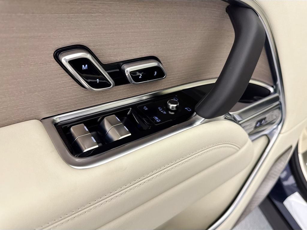 New 2026 Land Rover Range Rover Long Wheelbase Autobiography AWD/4WD image 18