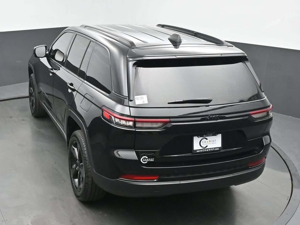 Used 2023 Jeep Grand Cherokee Altitude AWD/4WD image 38