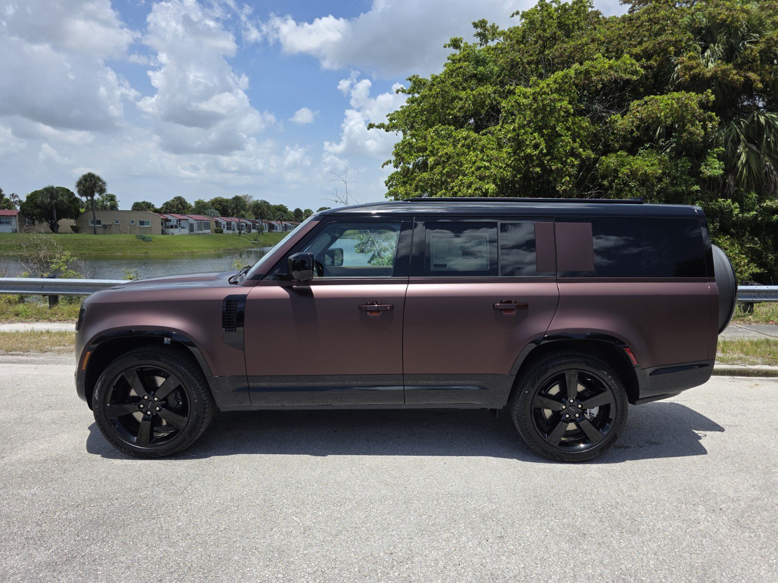 New 2026 Land Rover Defender 130 X-Dynamic SE AWD/4WD image 7