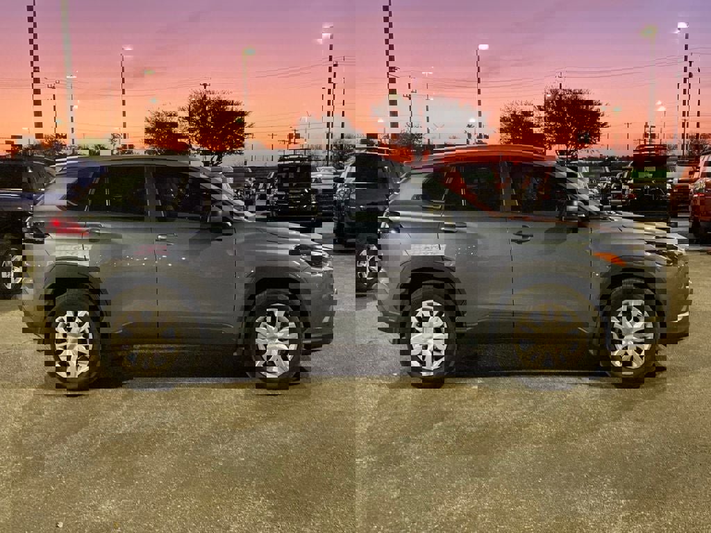 Used 2026 Toyota Corolla Cross L image 4