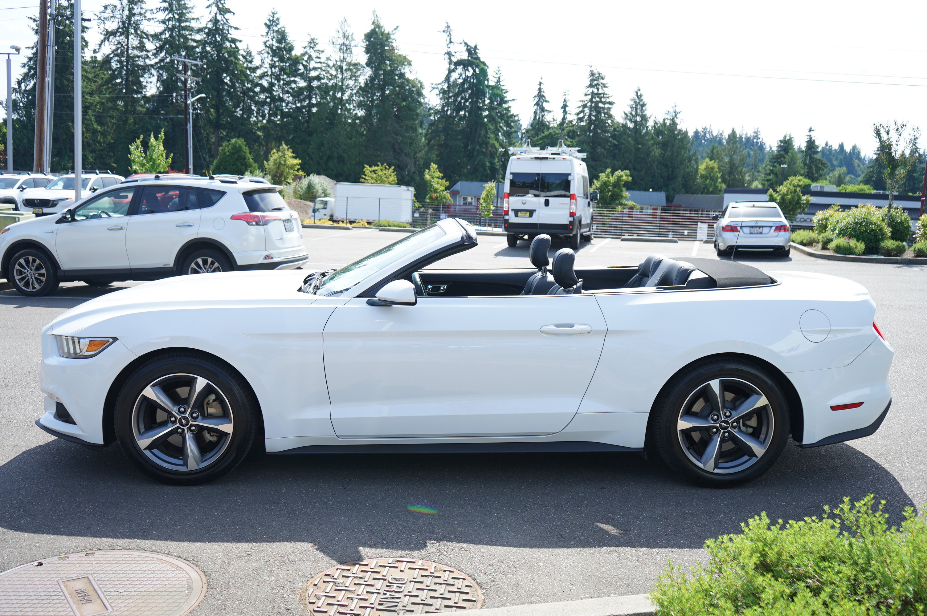 Used 2016 Ford Mustang Convertible w/ Equipment Group 051A RWD image 13