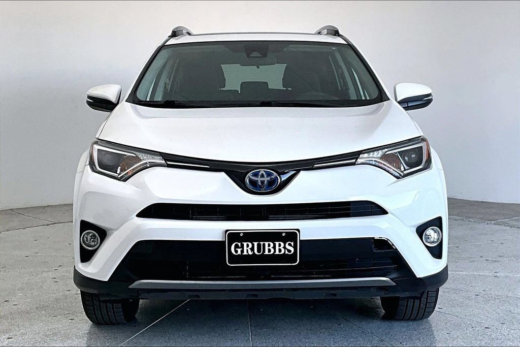 Used 2017 Toyota RAV4 XLE AWD/4WD image 3