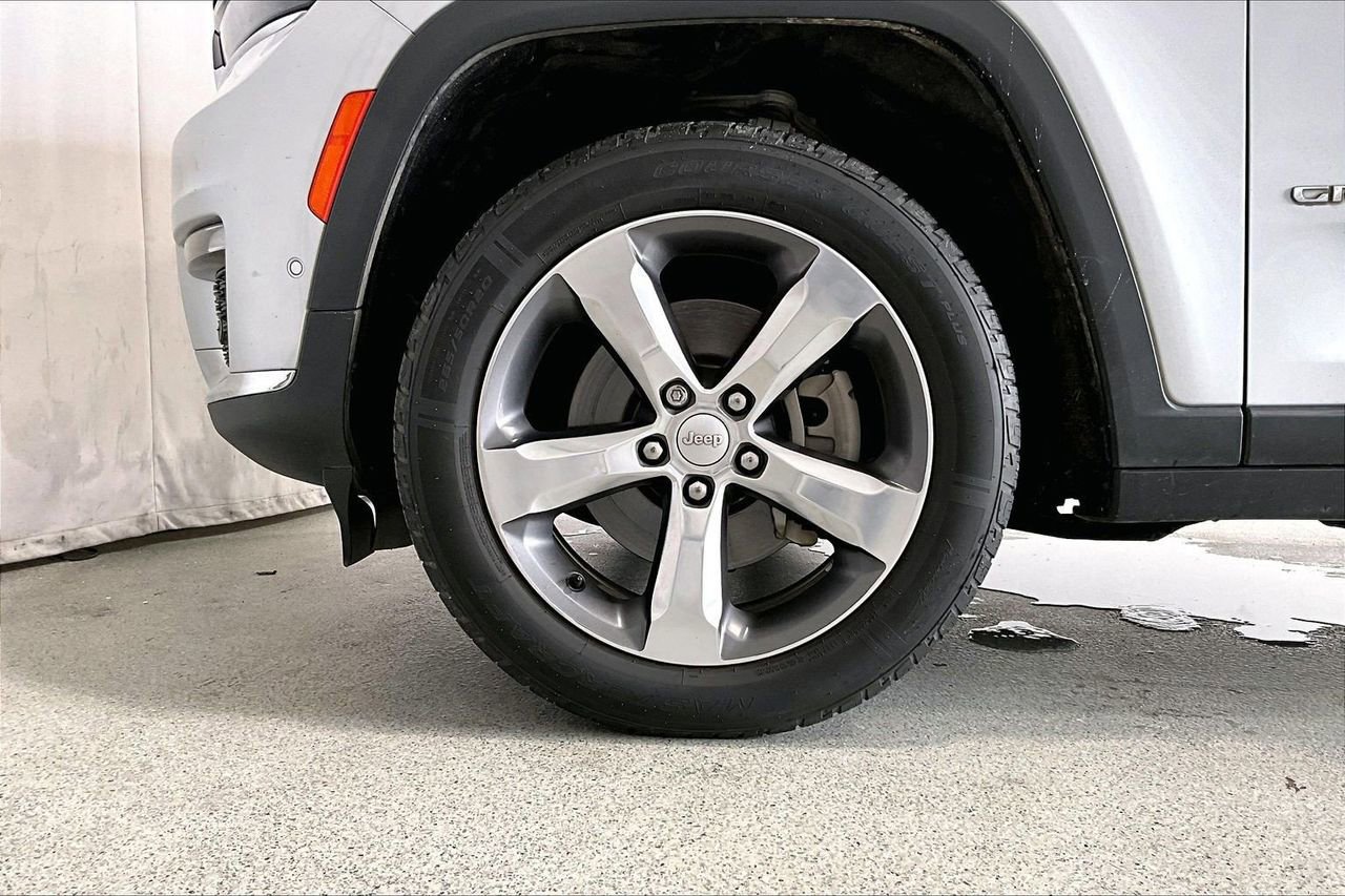 Used 2023 Jeep Grand Cherokee L Limited w/ Luxury Tech Group II image 6