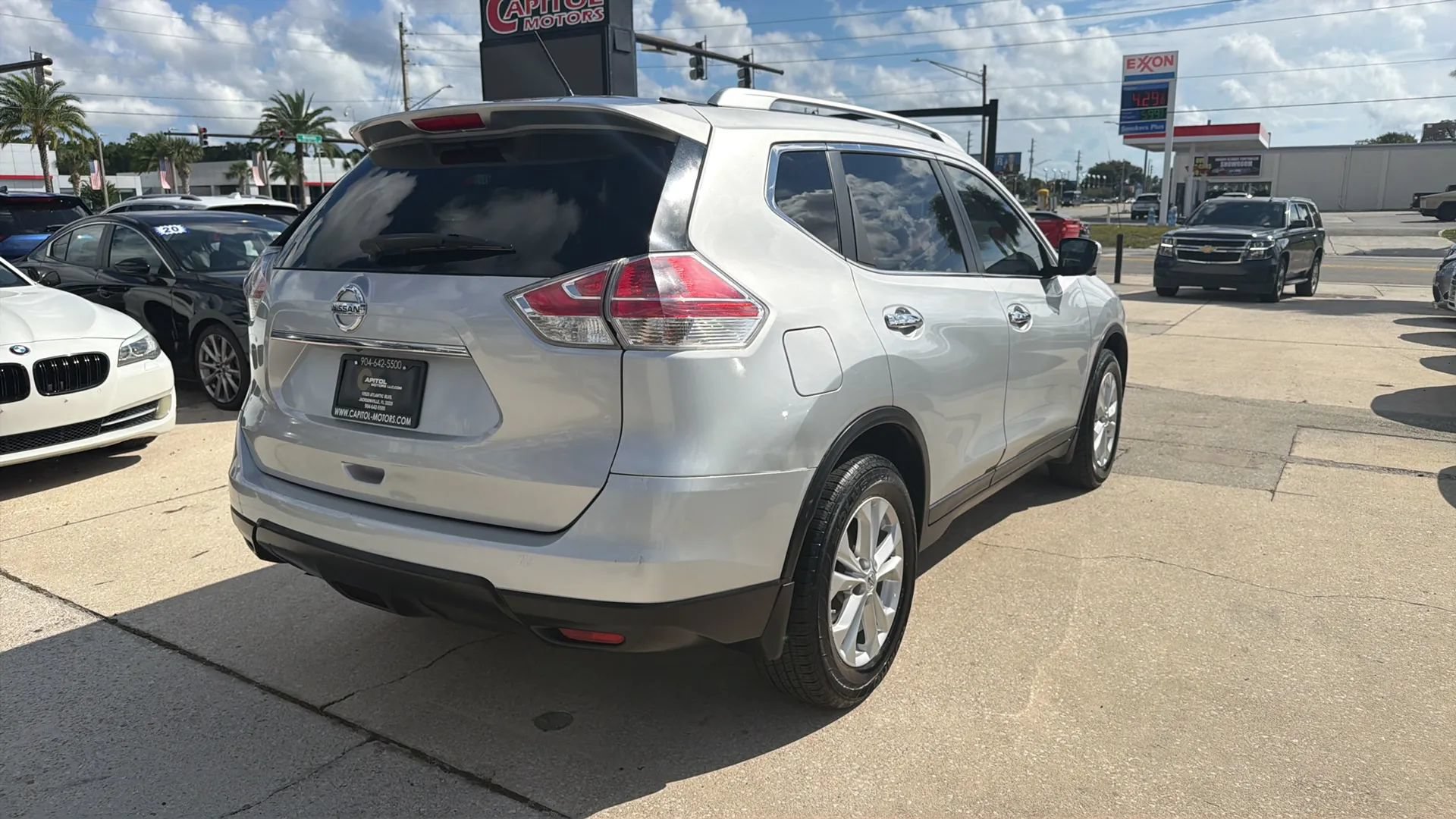 Used 2015 Nissan Rogue SV w/ SV Premium Package FWD image 5