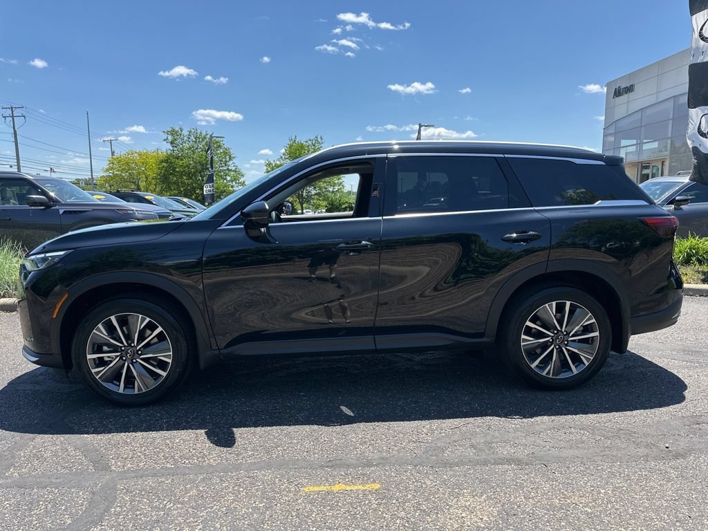 Used 2027 INFINITI QX60 Luxe w/ Cargo Package AWD/4WD image 2