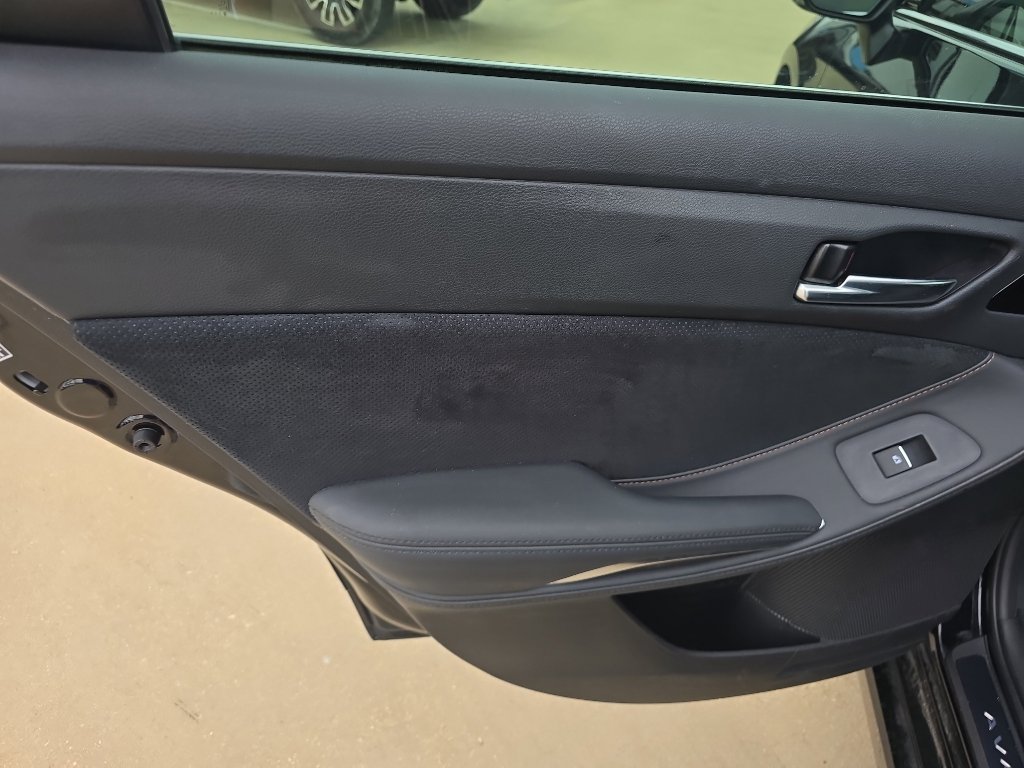 Used 2020 Toyota Avalon Touring w/ Advanced Safety Package image 11