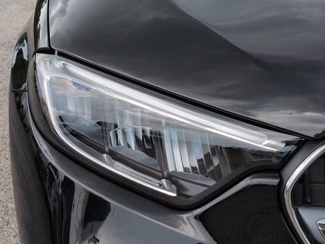 New 2026 Mercedes-Benz GLC 300 image 10