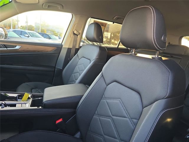 Used 2025 Volkswagen Atlas SE FWD image 20
