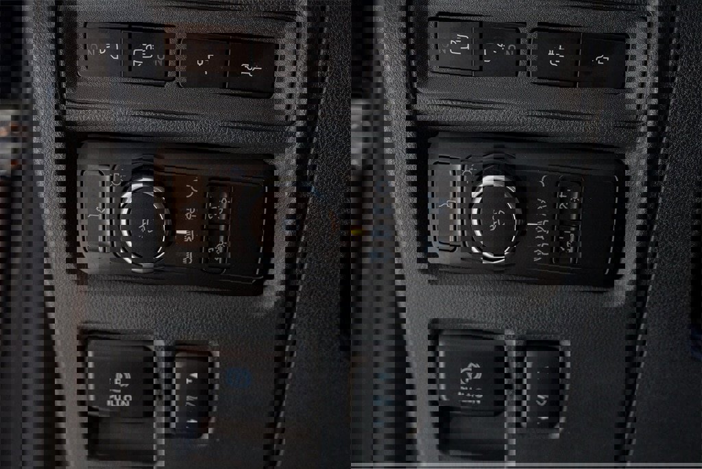 Used 2024 Ford F150 Platinum image 18