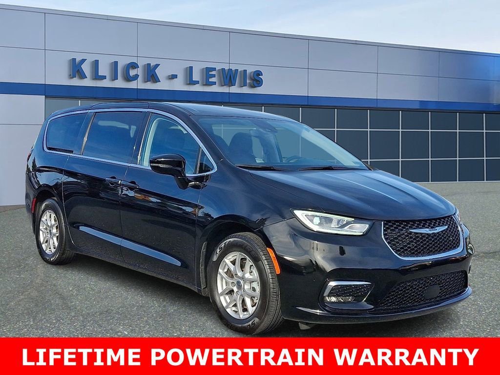 Used 2024 Chrysler Pacifica Touring-L