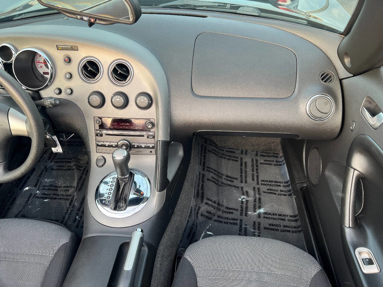 Used 2009 Pontiac Solstice Convertible w/ Preferred Package image 28