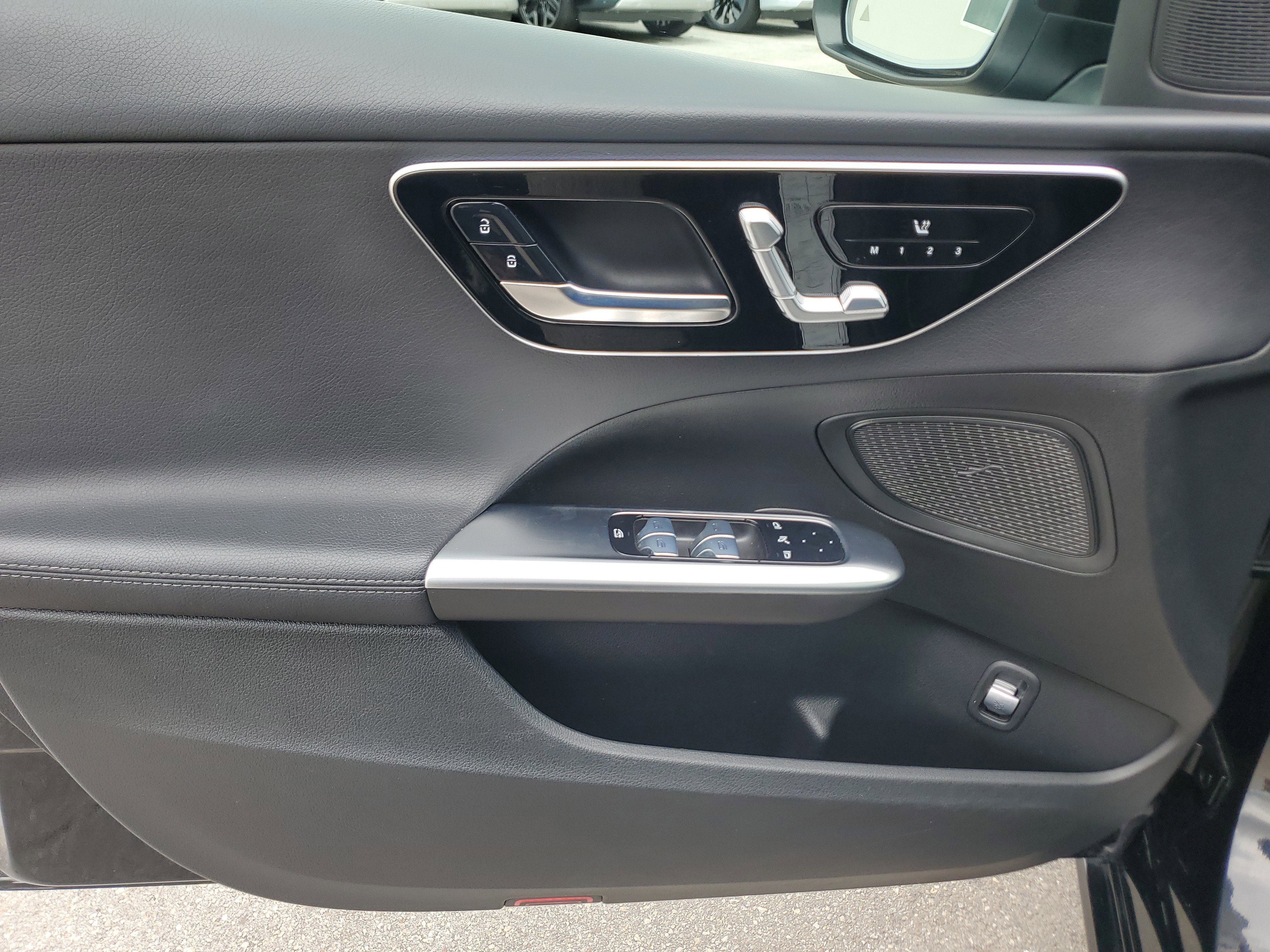 Used 2025 Mercedes-Benz C 300 Sedan image 28