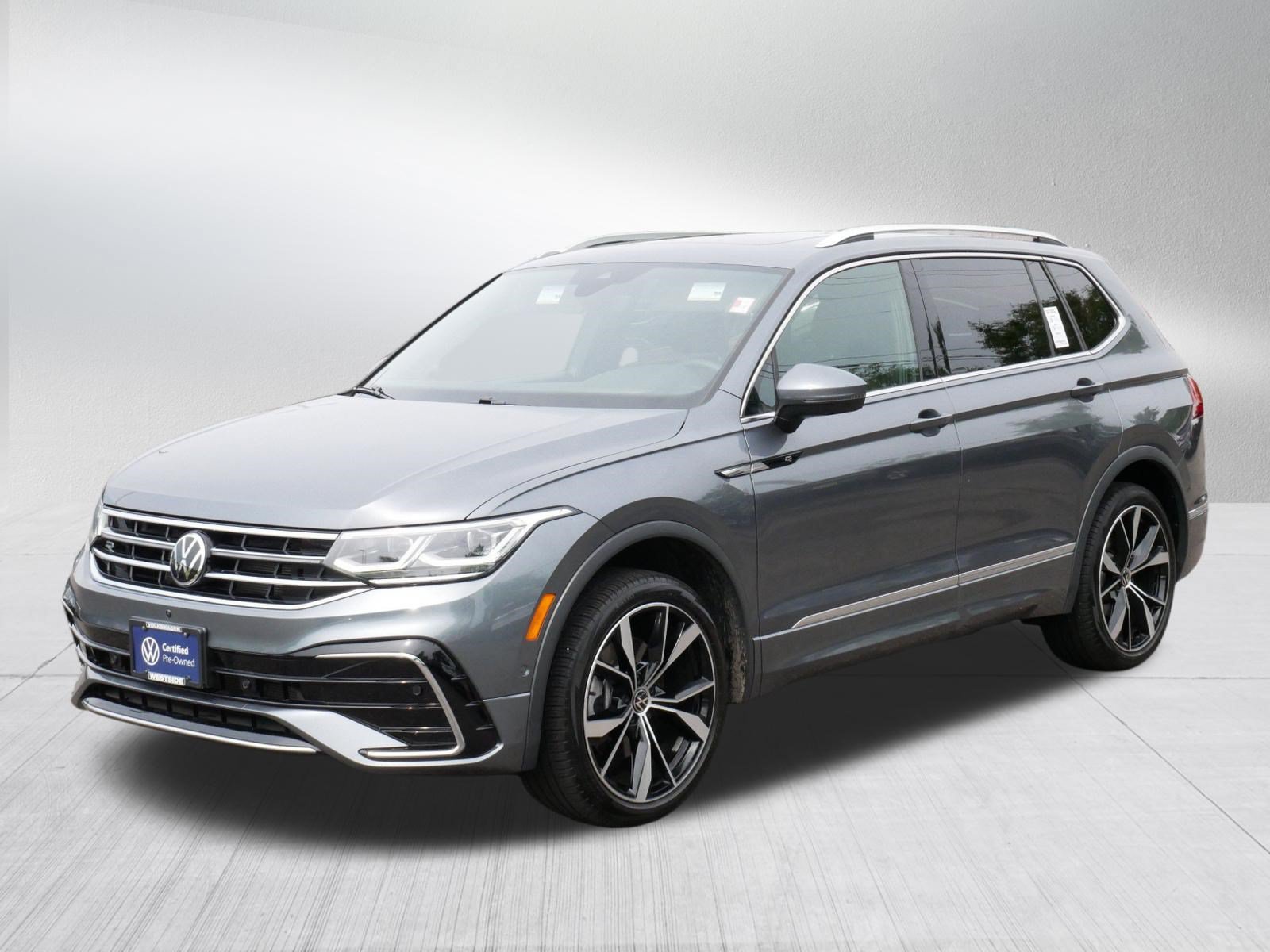 Certified 2024 Volkswagen Tiguan SEL R-Line w/ MDO Package, Two-Row AWD/4WD image 3
