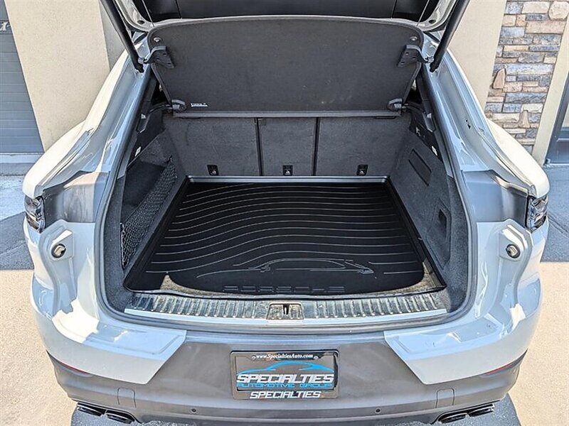 Used 2024 Porsche Cayenne S AWD/4WD image 31