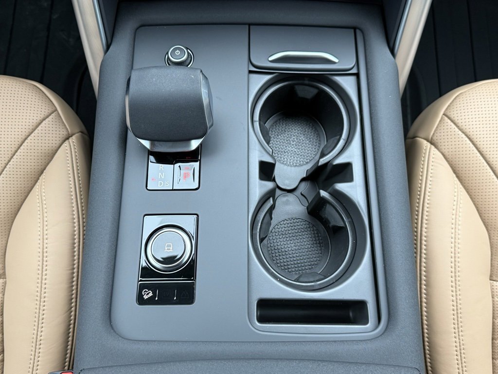 New 2026 Land Rover Discovery Limited Edition image 21