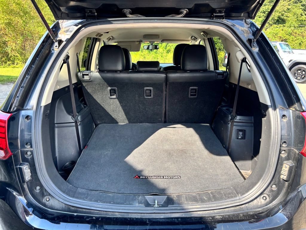 Used 2019 Mitsubishi Outlander FWD image 28