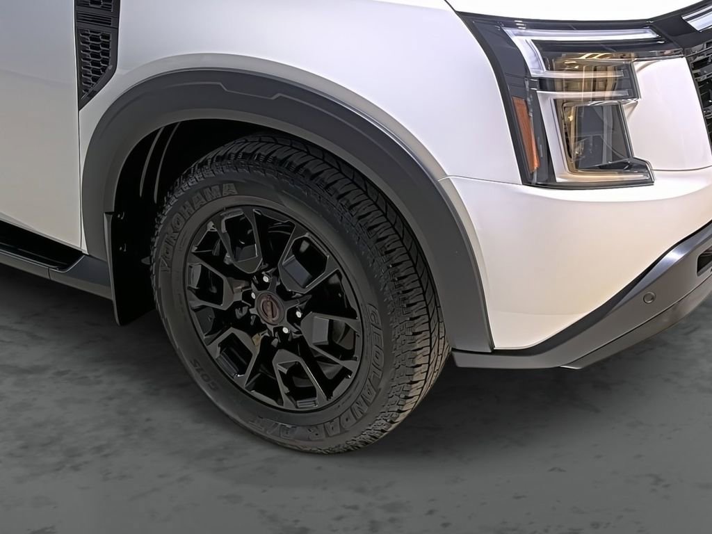 Used 2025 Nissan Armada PRO-4X image 14