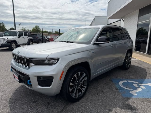 Used 2023 Jeep Grand Cherokee Overland w/ Advanced Protech Group III AWD/4WD image 31