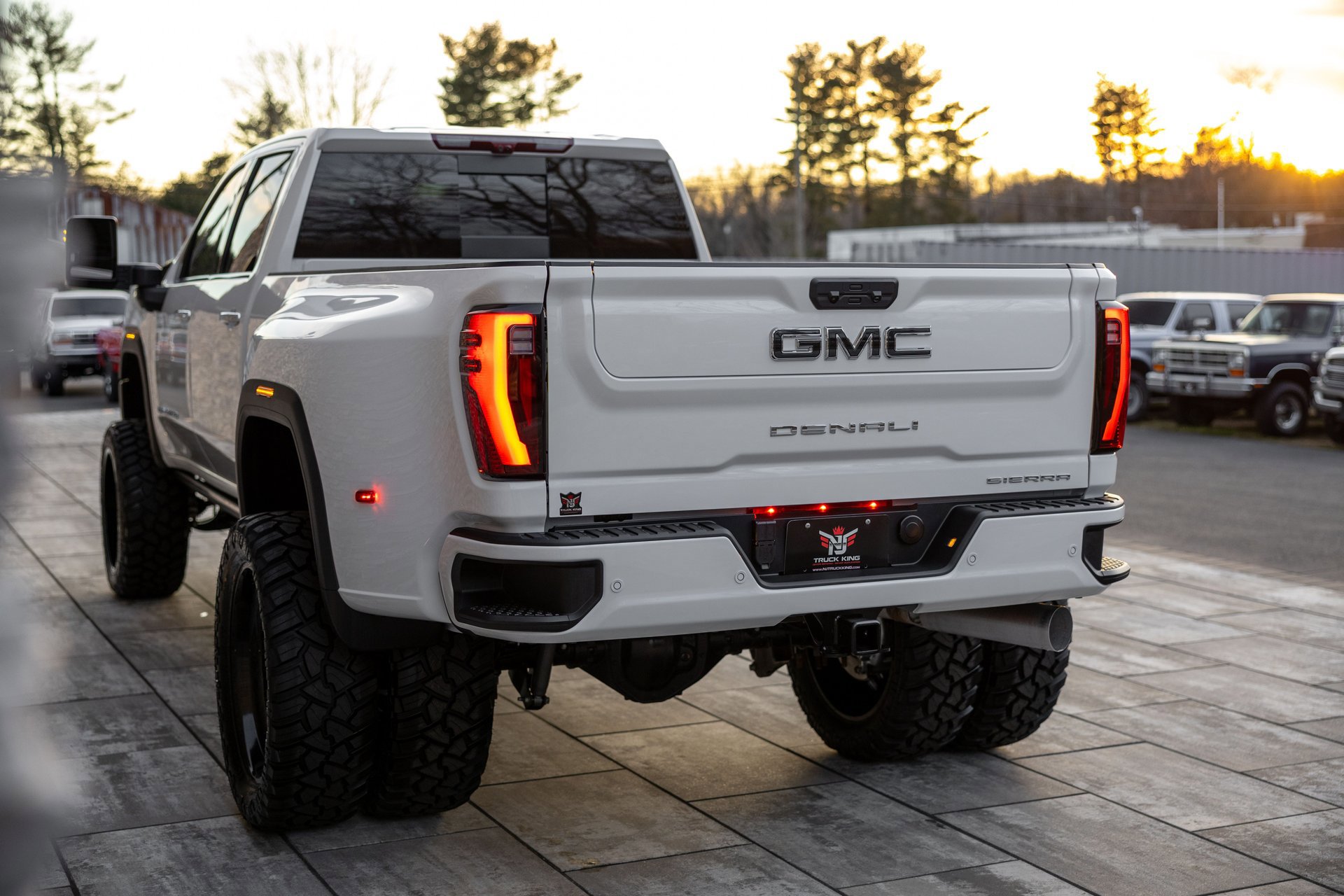 Used 2026 GMC Sierra 3500 Denali Ultimate image 17