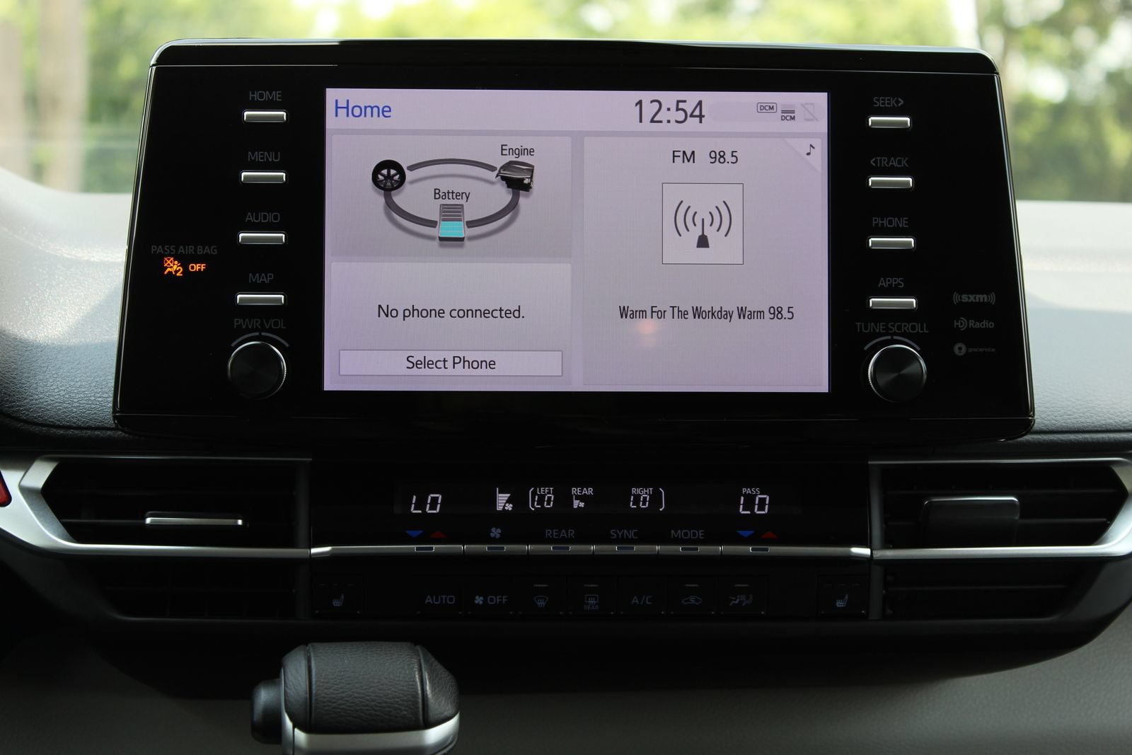 Used 2024 Toyota Sienna XLE FWD image 19