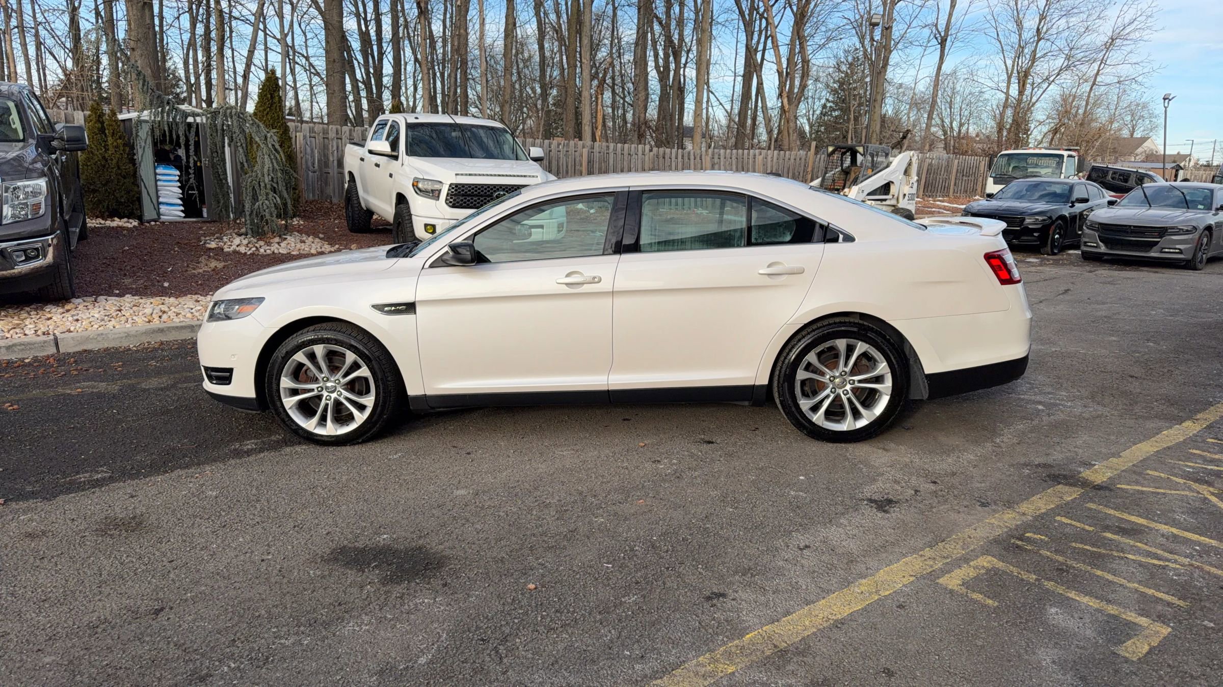 Used 2013 Ford Taurus SHO image 8