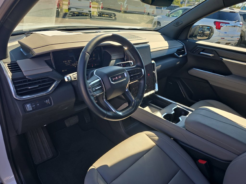 Used 2026 GMC Acadia Elevation w/ Elevation Premium Package FWD image 29