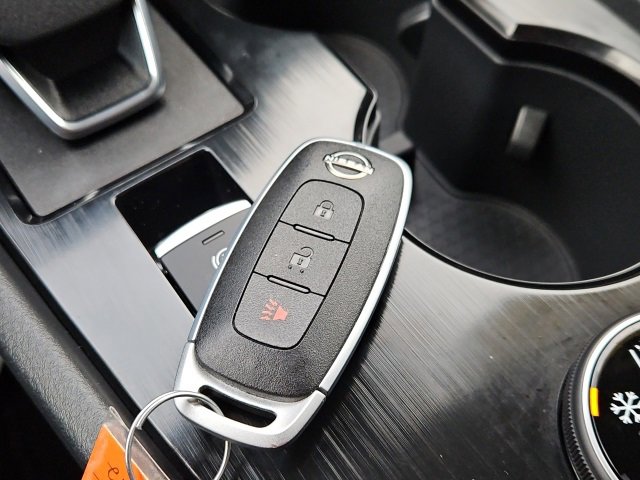 Used 2024 Nissan Rogue S image 40