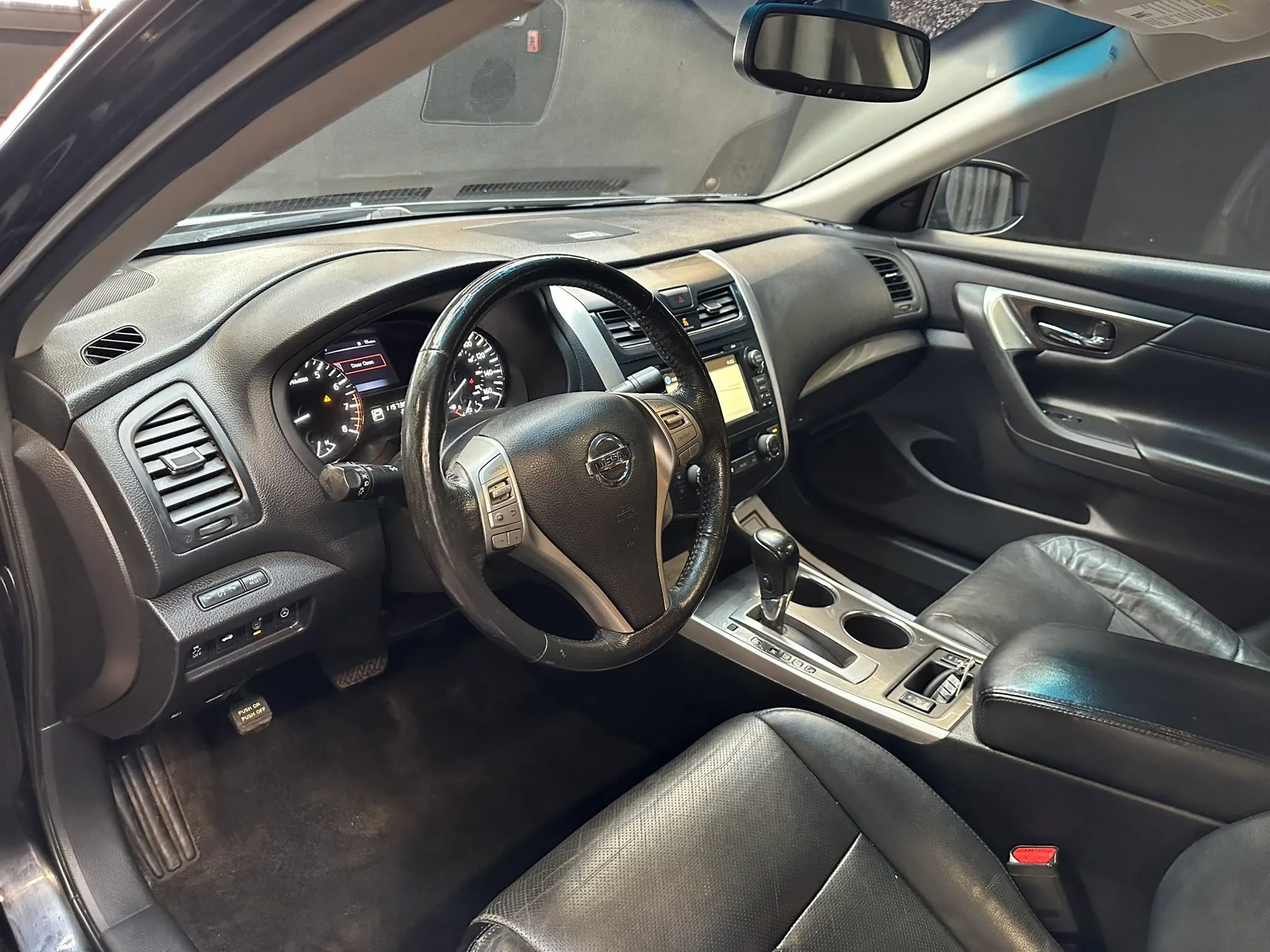 Used 2015 Nissan Altima 2.5 SL w/ Technology Package FWD image 11