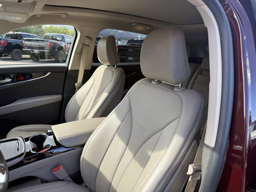 Certified 2022 Lincoln Nautilus Reserve image 12